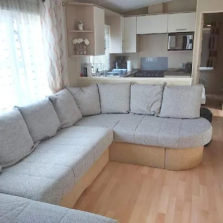 Holiday home Ensoleille A Avec Piscine Partageea